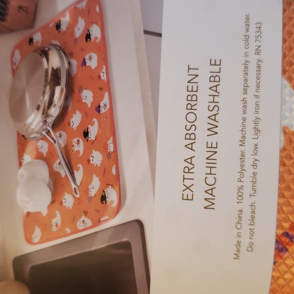 Isaac Mizrahi Halloween themed 2 pk dish drying mats NWT - Picture 4 of 5